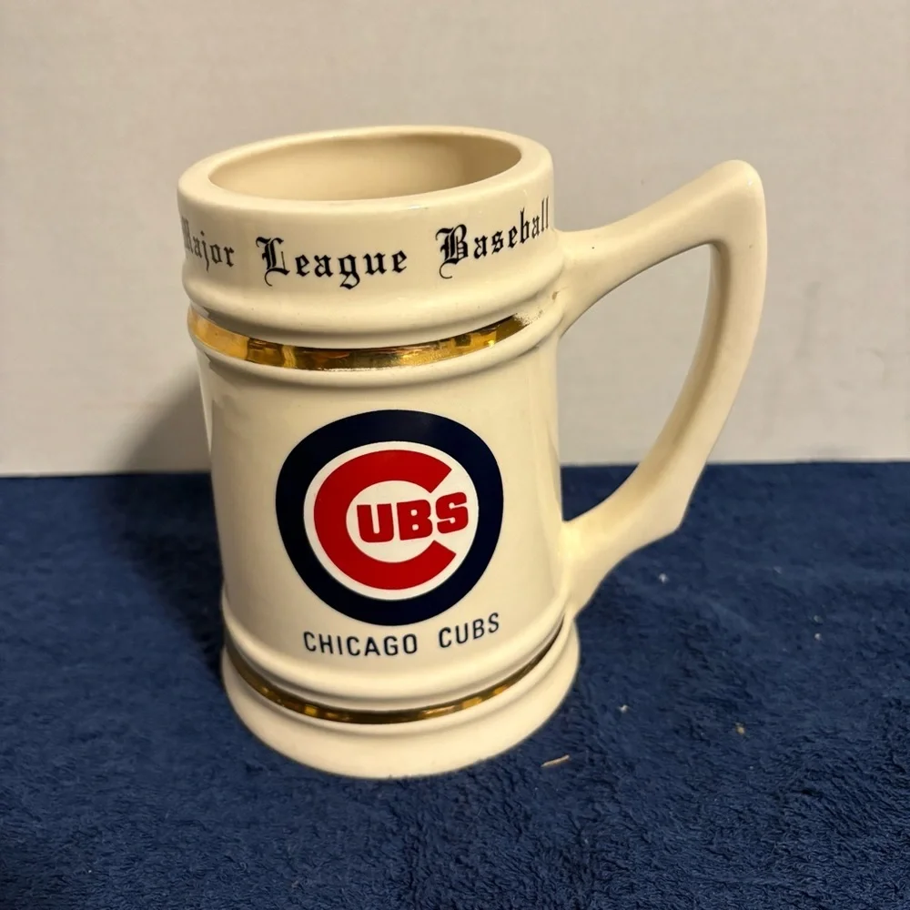 Vintage CHICAGO CUBS Baseball 6” Ceramic Beer Stein Vase Decor MLB - Made In USA